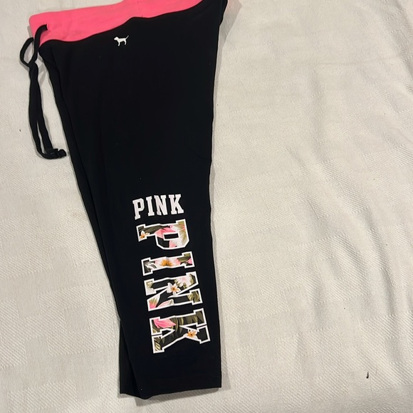 Victoria’s Secret Capri leggings - Picture 3 of 5